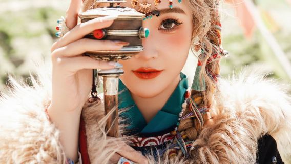 アリ旅行写真【ドライバーとガイド + 旅行写真 + 結婚式の写真、航空写真、マイクロフィルム + メイクアップと衣料品&アクセサリー+ 旅程のカスタマイズ + 人数無制限】