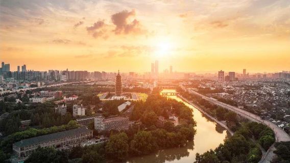 Parco Lu Xun a Shanghai + Piazza del Popolo + servizio a domicilio + itinerari personalizzabili + opzione di servizio in inglese