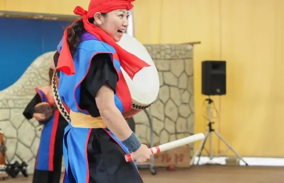 沖繩南部贈門票·知念岬+新原沙灘+沖繩世界文化王國+系滿魚市|純玩