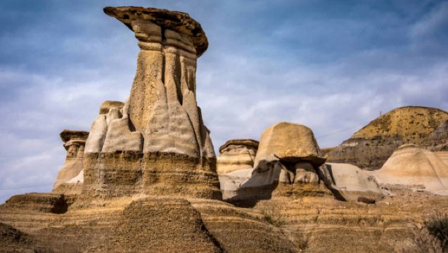 Lawatan Sehari ke Lembah Dinosaur Drumheller Kanada · Termasuk Tiket Masuk