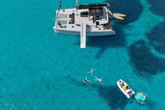 Heraklion: Dia Island Catamaran Cruise with Water Toys