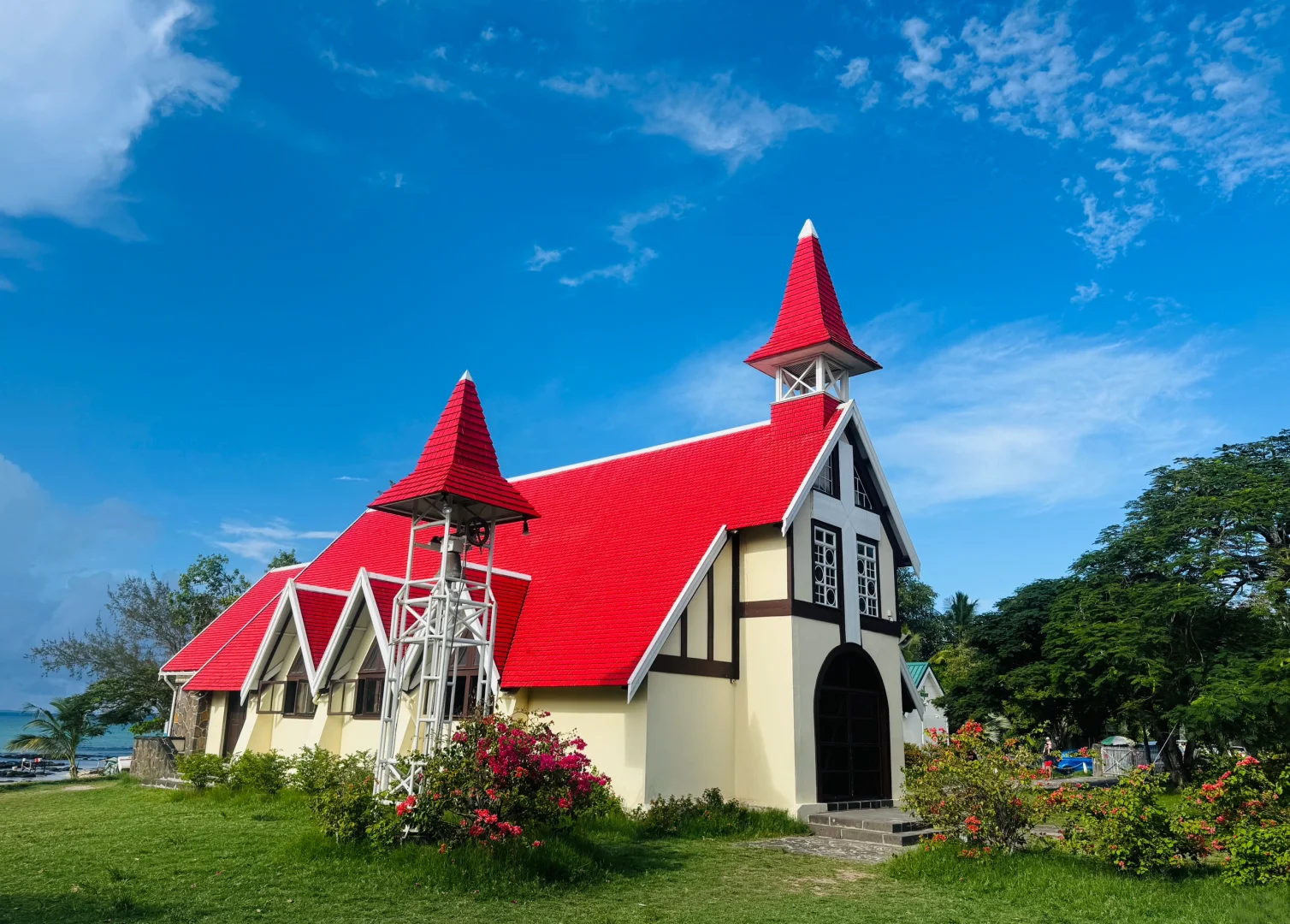 Mauritius - [Northern Cultural Tour] Port Louis + Notre-Dame Auxiliatrice de Cap Malheureux + Supermarket [Minimum 2 Persons]