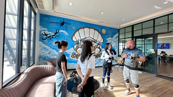 Skydiving at Dropzone Pattaya with one-on-one instructor and hotel transfer