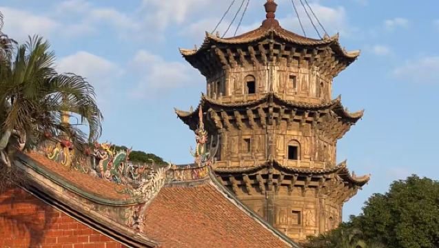 [English/Japanese/Korean Guide] Quanzhou Kaiyuan Temple + West Street + Guanyue Temple + Xunpu Village 1-day Tour (Small Group)