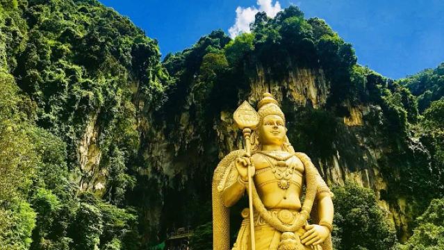 Куала-Лумпур: индивидуальный тур с арендой транспорта — ссылка на доплату