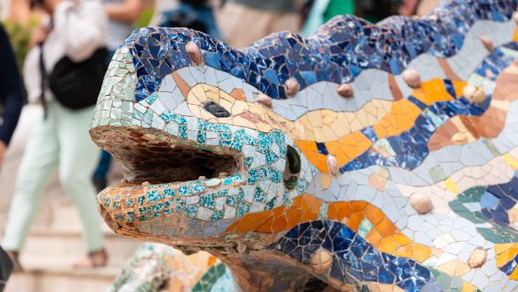 "Barcelona" Lawatan Berpandu Bahasa Cina di Taman Güell, Mahakarya Gaudí