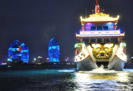 Sanya Bay Cruise Night Tour (Immersive Sea Nightlife + Premium Cruise Instagrammable Spot + Fenghuang Island Light Show Panorama + Romantic Evening...