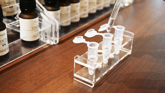 Oficina de Aromas de Tóquio "Kaori" em Asakusa | Experiência Única de Criação de Perfumes em Asakusa!