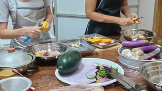 Nilaveli: Sri Lankan Home Cooking Class visit market