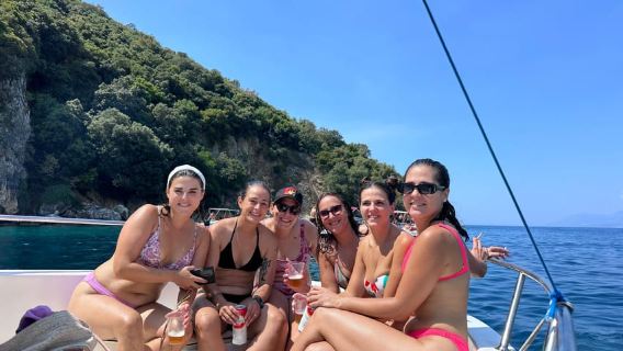 Saranda: Boat Tour to Caves & Beaches with Snorkel& Umbrella