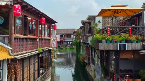 Shanghai : Ancienne ville de Zhujiajiao | Visite privée | - Combinaison libre avec le parc cinématographique | Croisière sur le fleuve Huangpu