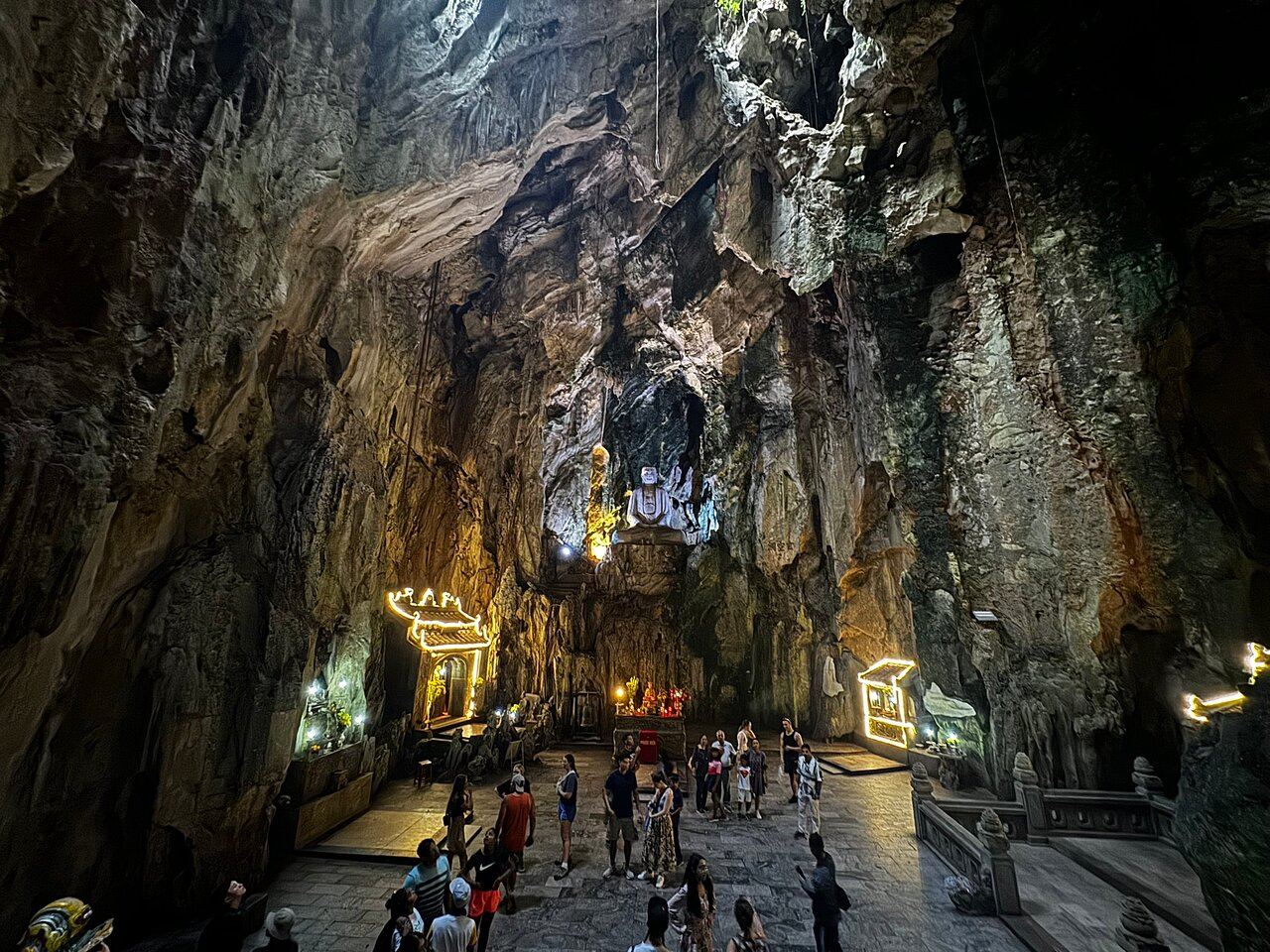 Explore Da Nang: Lady Buddha Statue, Marble Mountains & Am Phu Cave Small Group Tour