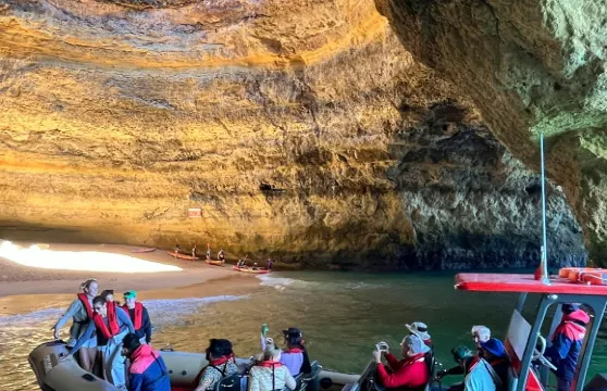 貝納吉爾洞穴：拉各斯出發的導覽遊船之旅