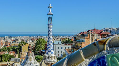 Park Güell: Priority Entry Ticket + Guided Tour Day Tours