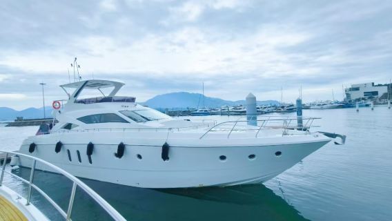 【深圳遊艇出海】深圳七星灣80 尺遊艇包船出海+水上滑梯+海釣