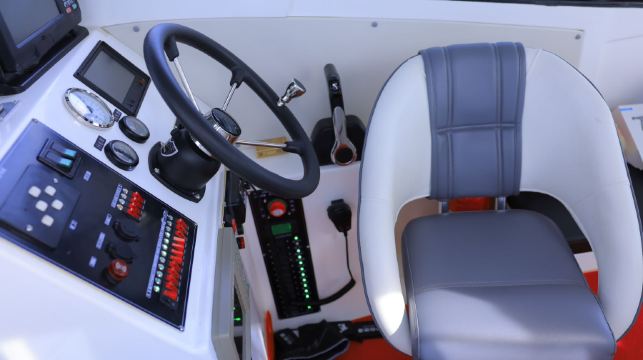 海南三亞45尺豪華專業釣魚艇包船4小時出海海釣【自帶探魚器+20年以上釣齡船長+含魚竿魚餌】