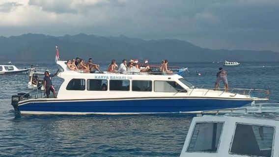 Feri Ulang-alik Gili Islands Berlepas dari Gili Meno