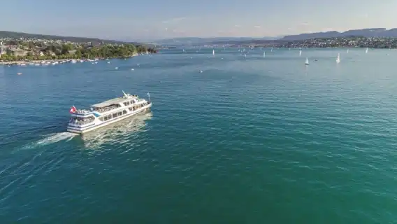 ทัวร์รถบัสเที่ยวชมซูริก + ประสบการณ์การล่องเรือบนทะเลสาบ