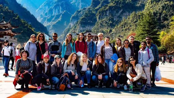 Een dagtocht naar het Zhangjiajie National Forest Park: bekijk de Avatar Floating Mountain