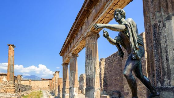 Naples: Round-Trip Shuttle Bus to Pompeii