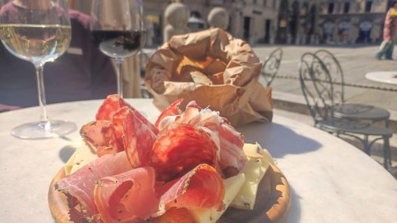 Siena: tour gastronomico guidato a piedi con pasto completo