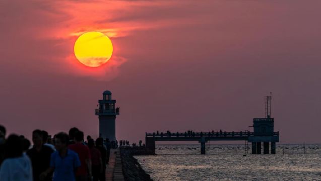 Sewaan peribadi Zhanjiang Leizhou | Lawatan sehari ke Kota Purba Maodegong + Taman Menara Sanyuan + Menara Cahaya Wushi untuk menangkap matahari terbenam