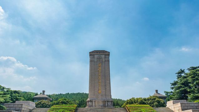 Menara Peringatan Pahlawan Perang Huaihai oleh Pakar Sejarah dengan Panduan Secara Live Lawatan Peribadi