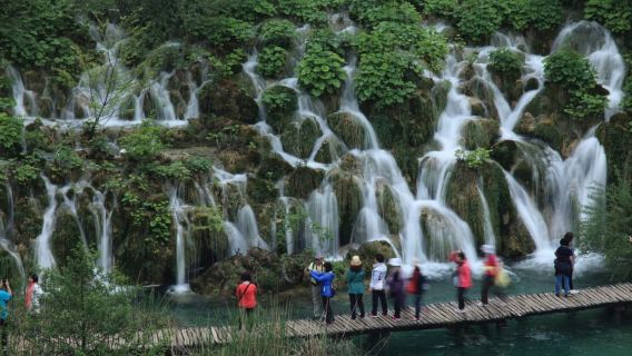 Parque Nacional de los Lagos de Plitvice: Excursión de un día desde Omiš