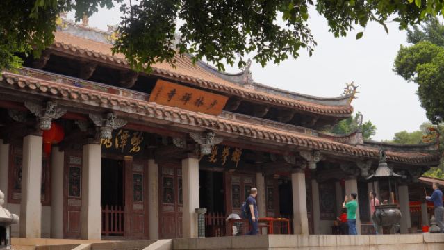 【漫遊山海】清源山—泉州少林寺—崇武古城—西沙灣海灘一日遊