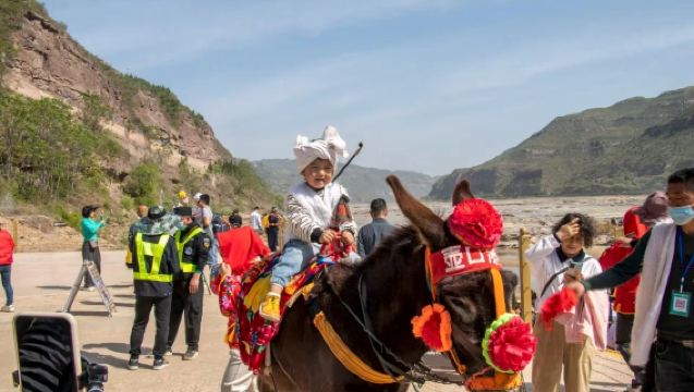陜西黃河壺口瀑布+黃帝陵1日遊【贈窯洞景點|升2+1頭等艙】