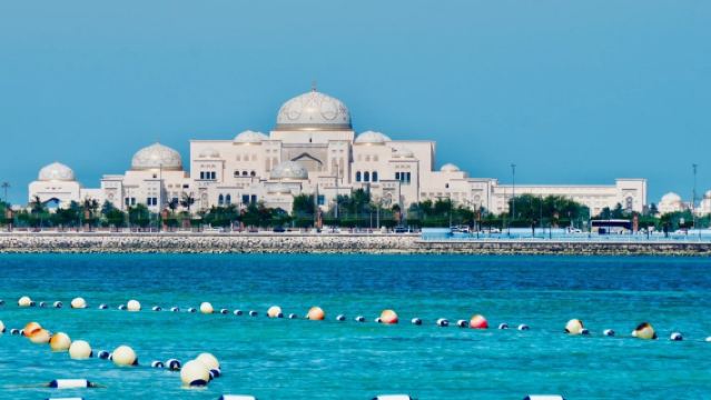 阿拉伯聯合大公國 杜拜 - 阿布達比 - 杜拜 包車 10 小時【2-6 人小團】