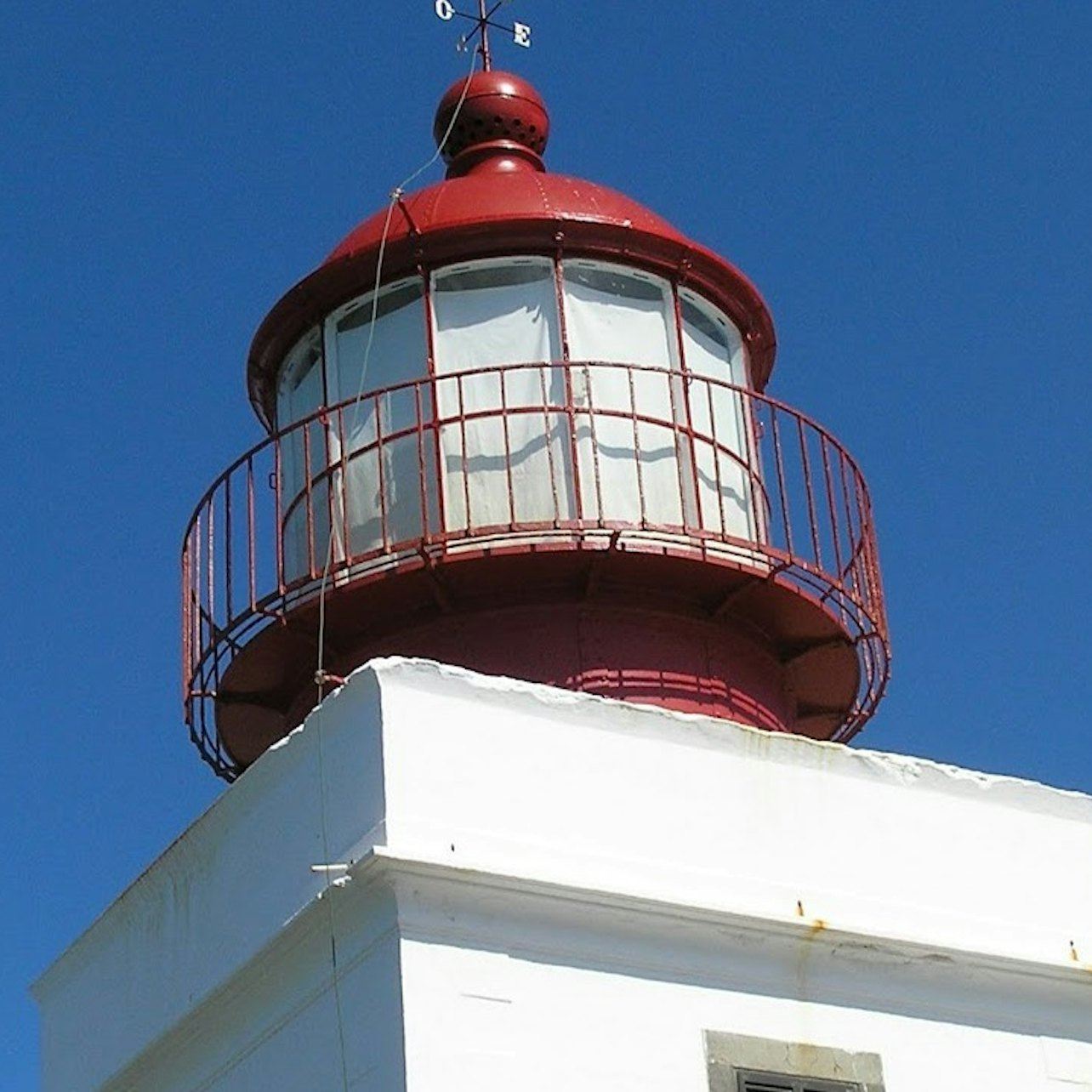 マデイラ島南西部：ガイド付き4WDジープツアー＋ラム＆ジン蒸留所訪問