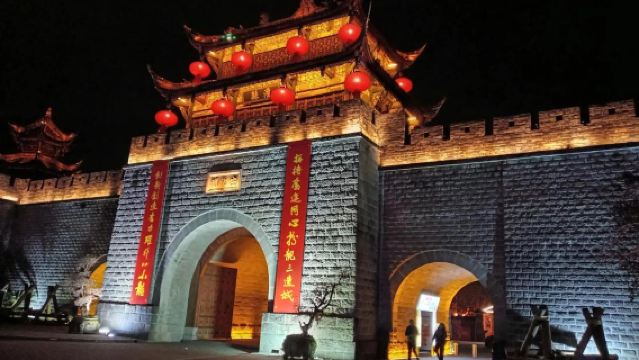 Chengdu Dagtocht naar Dujiangyan+Stad Hoogtepunten: Ontdek de Historische&Stedelijke Bekoring [Privéauto]