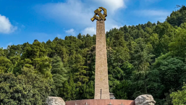 Excursión privada de un día a Zunyi: Visita el Sitio de la Conferencia de Zunyi y experimenta el poder espiritual del gran giro histórico