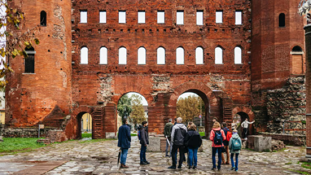 2-Hour Walking Tour of Turin City Attractions: Carignano/Castello Square