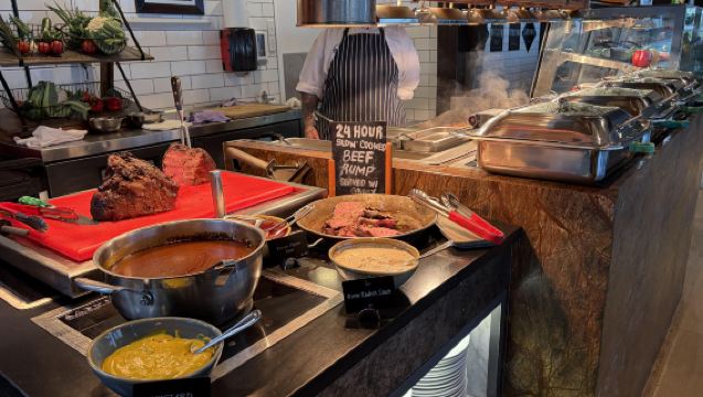 Buffet Stratosfare sulla cima di Skyline a Rotorua, Nuova Zelanda | Accesso diretto con la funivia + cibo illimitato, opzione di sedersi vicino alla finestra per ammirare il panorama, ancora più divertente con il Luge