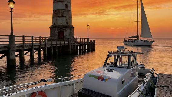 Weihai yacht charter fishing cruise - Xiaoshi island, 15 m luxury yacht + 3-hour charter cruise + fruits and drinks + sea fishing