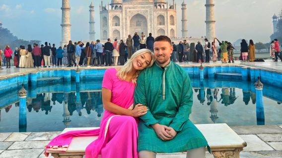 From Delhi: Taj Mahal Sunrise, Agra Fort & Baby Taj Private Day Trip by Car (with Options)