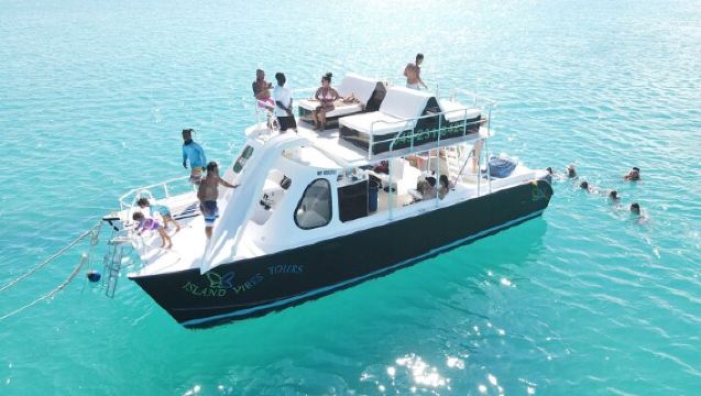 4hour Group Half Day Snorkeling Excursion in Grace Bay