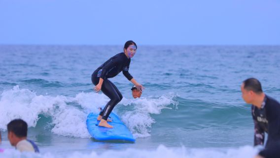 【日月灣衝浪課】專業衝浪板+持證教練+送照片+影片+提供防曬泥 沖淡