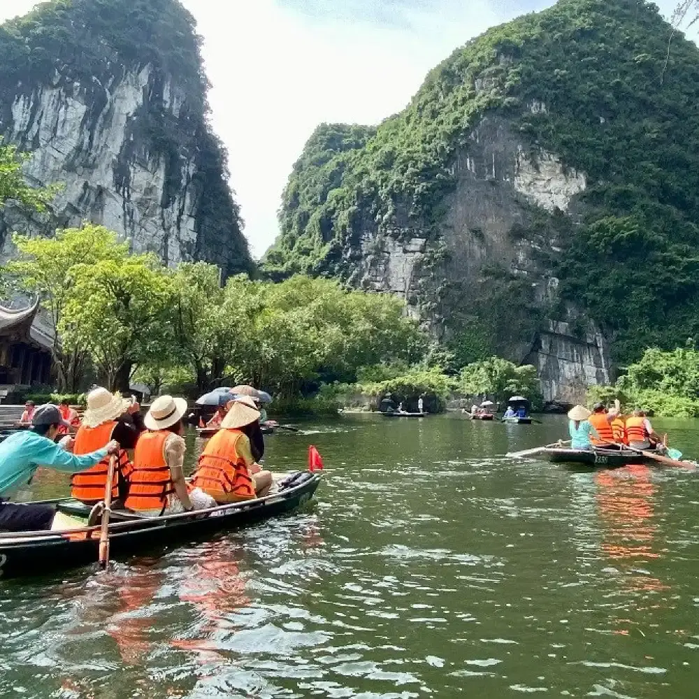 Best of Ninh Binh 1 Day Tour: Bai Dinh - Trang An - Mua Cave