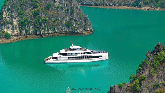 Ontdek Halong Bay Dagtour: Optionele Cruise, Sung Sot Grot, Titop Island, Kajakken en Lunch
