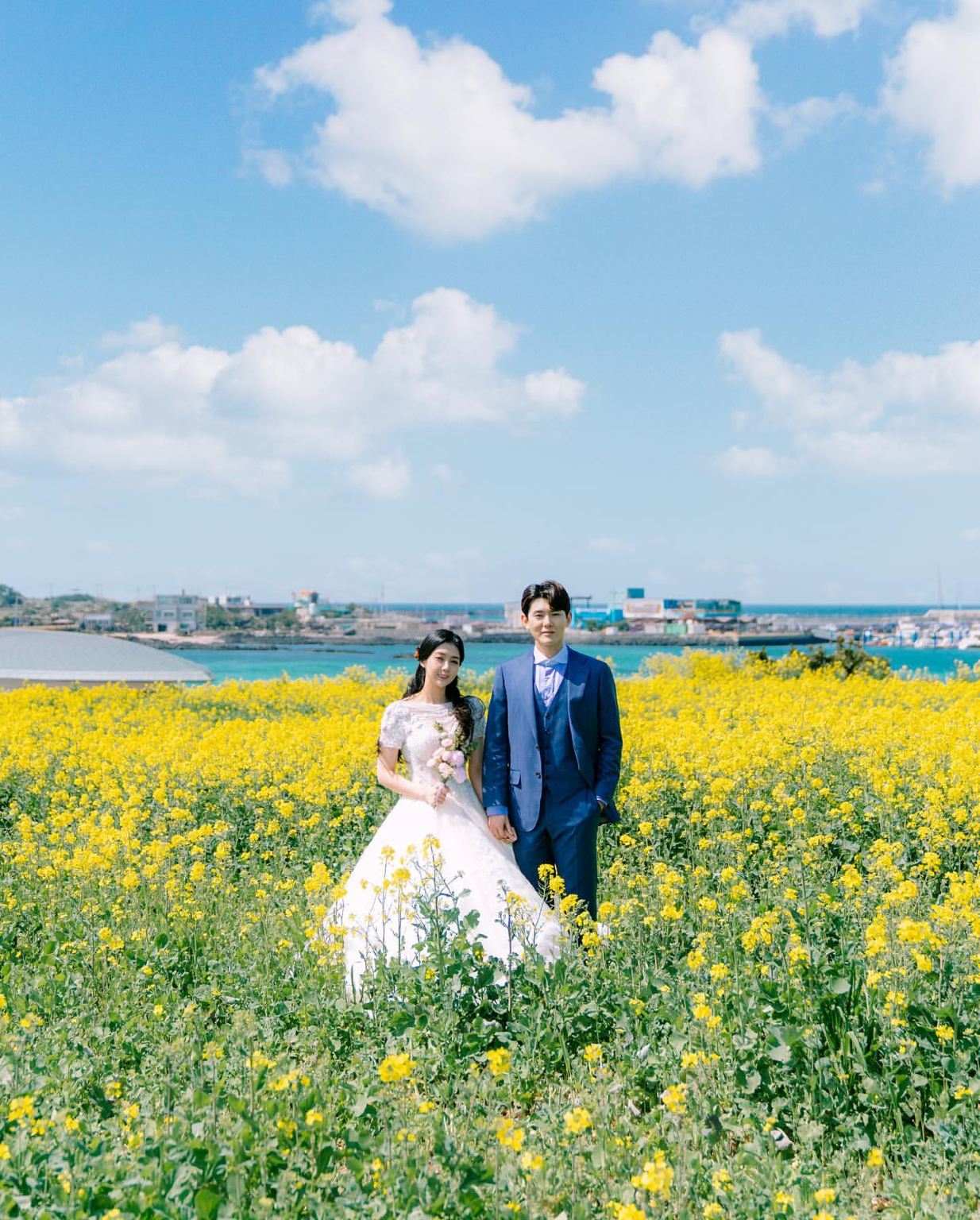 Travel Photoshoot in Yi County[Driver-guide plus travel photography + wedding aerial photography microfilm + makeup & costumes + itinerary customization + unlimited group size]