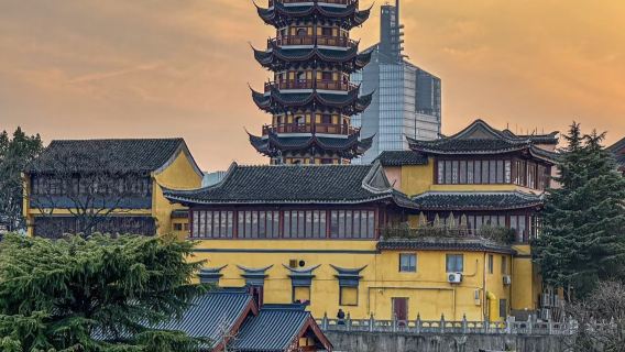 Nanjing: Sun Yat-sen Mausoleum + Confucius Temple + Xuanwu Lake + Niu Shou Mountain attractions with customizable guide and private charter G