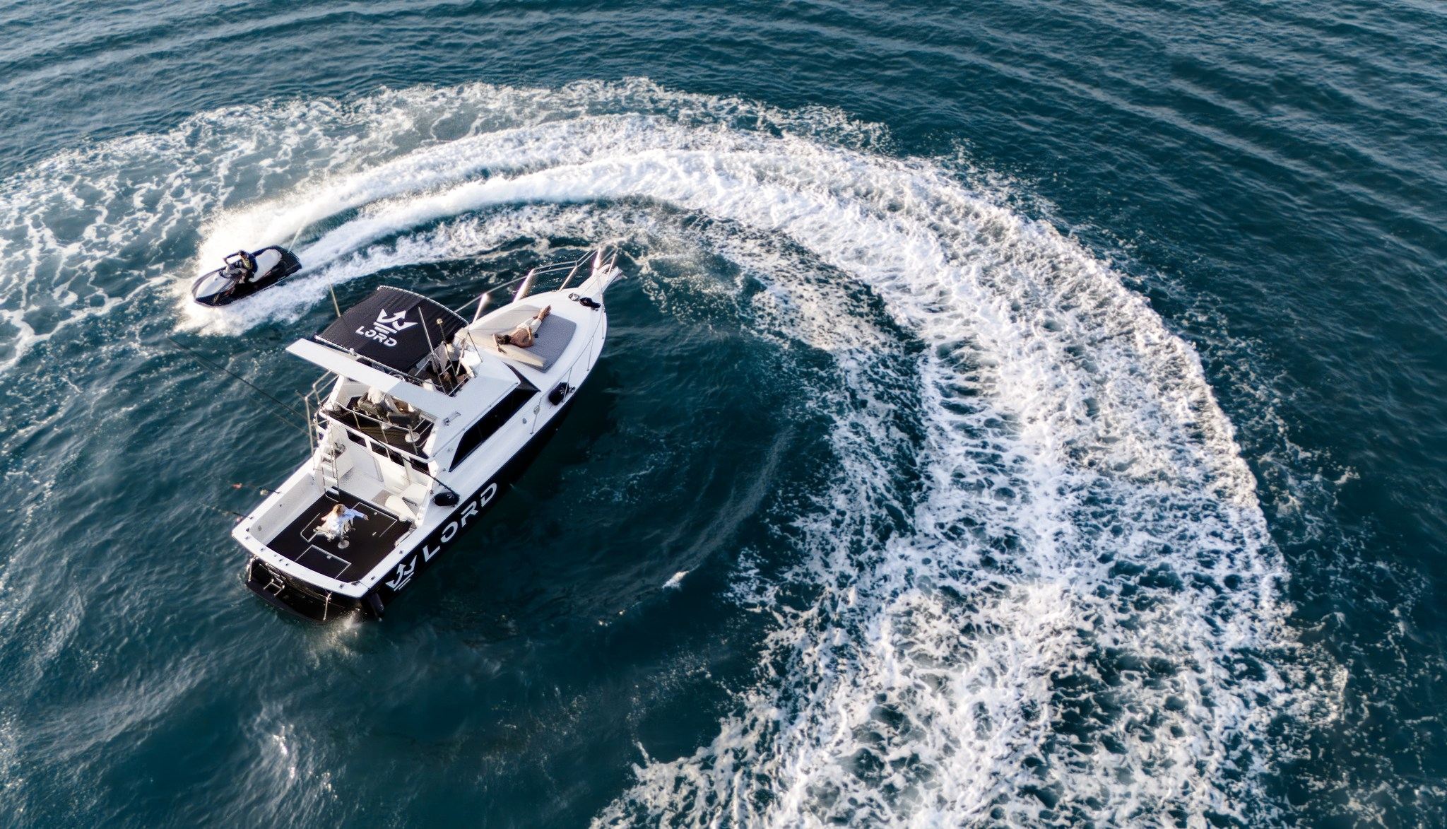 Pattaya, Thailand private yacht charter - luxury yacht and catamaran sailing boat with lunch included|Hotel private car transfer