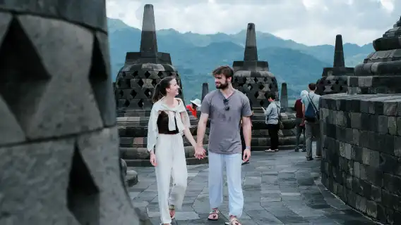 日惹：婆羅浮屠 (登塔)＋普蘭巴南寺一日遊 (共乘)