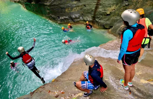 菲律賓宿霧奧斯洛布鯨鯊+卡瓦森瀑布溯溪一日遊