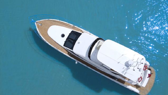 【三亞遊艇出海】三亞88C豪華硬頂飛橋遊艇包船出海帶滑梯~空間大設施舒適贈送水果飲料~支持高端定制