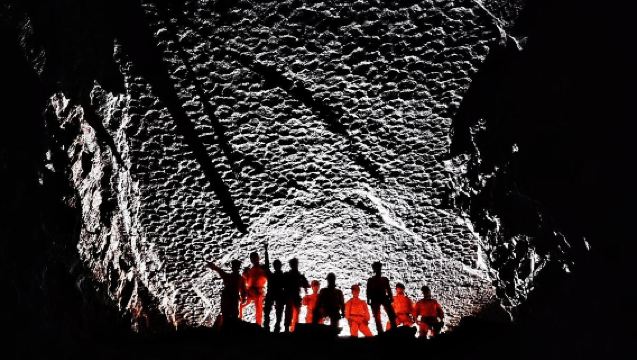 貴州龍里飛龍洞3-4小時小環線探洞體驗+贈送槳板+速降+扁帶+飛拉達體驗【全套專業裝備+資深探洞領隊陪同】