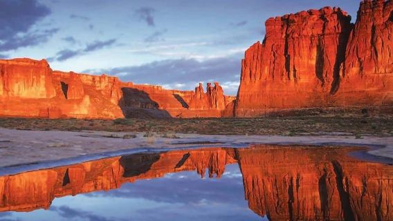 Moab: Arches National Park Morning Adventure Tour